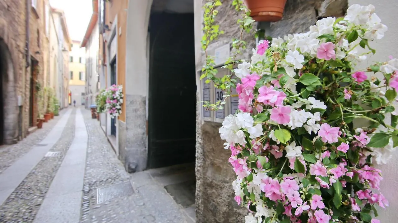 Italianway - Vitani 30 Como Apartment